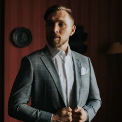 Анатолий Шаров